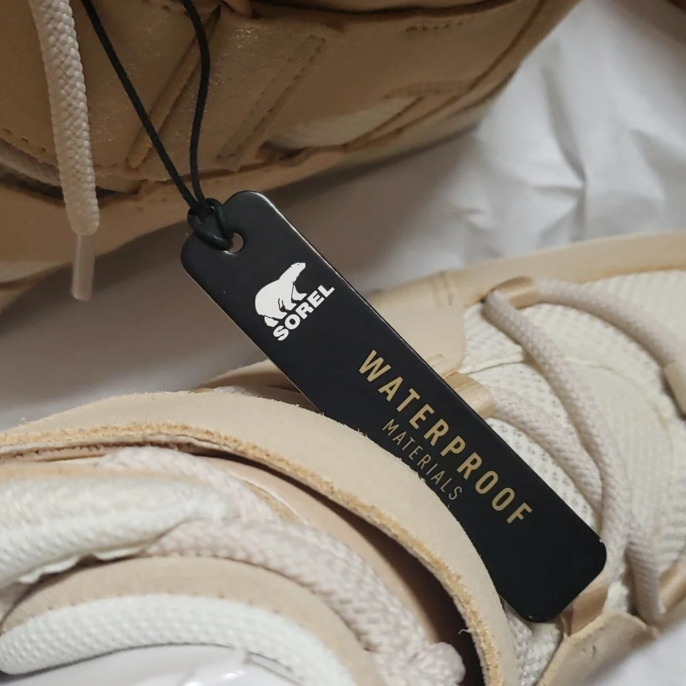 New Sorel hidden wedge sneakers Size 10 1/2